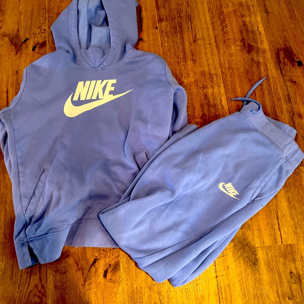 Nike sweatsuit